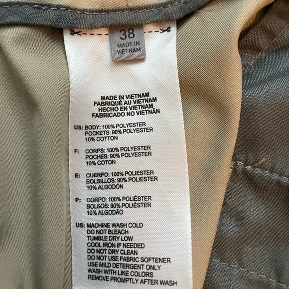 Mens adidas shorts. Button hook closure. Size 38. - Picture 5 of 6